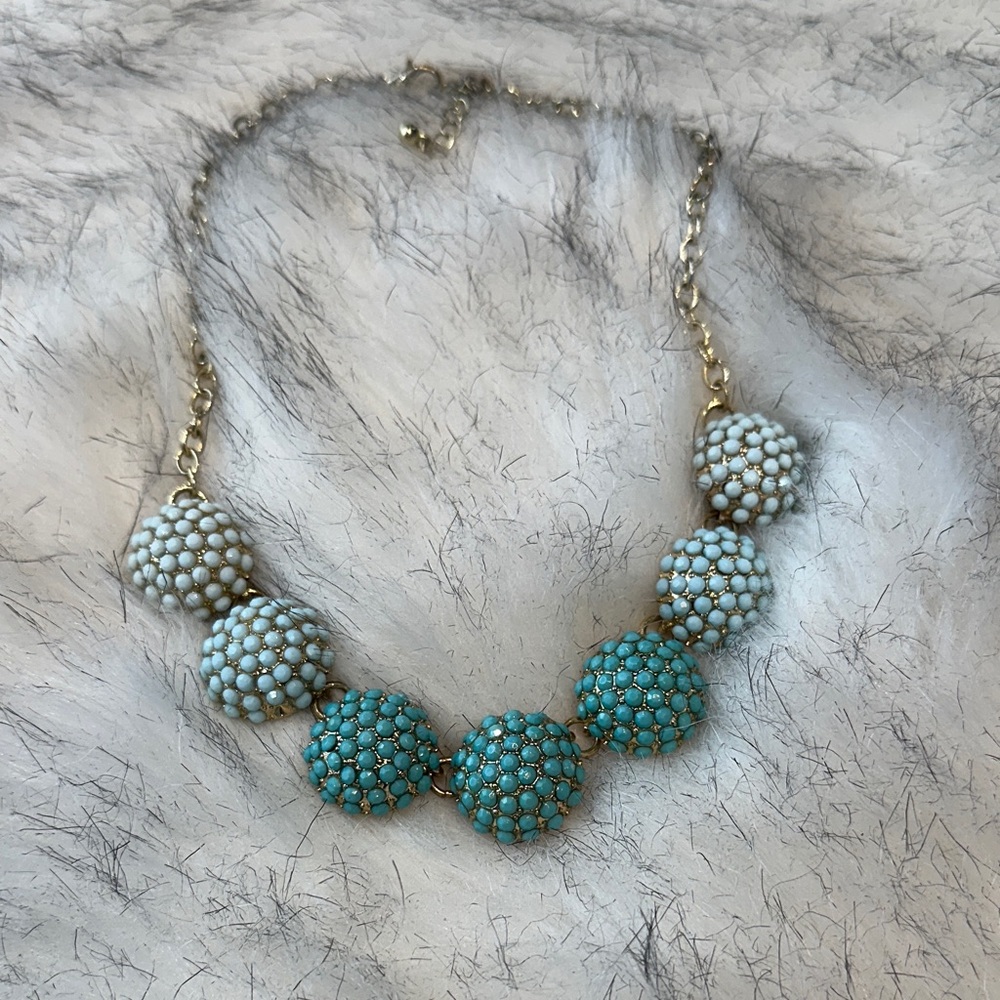 Elegant Turquoise Beaded Necklace